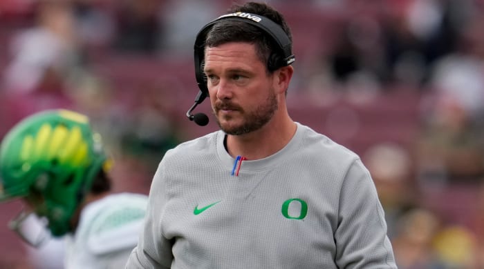 Oregon head coach Dan Lanning